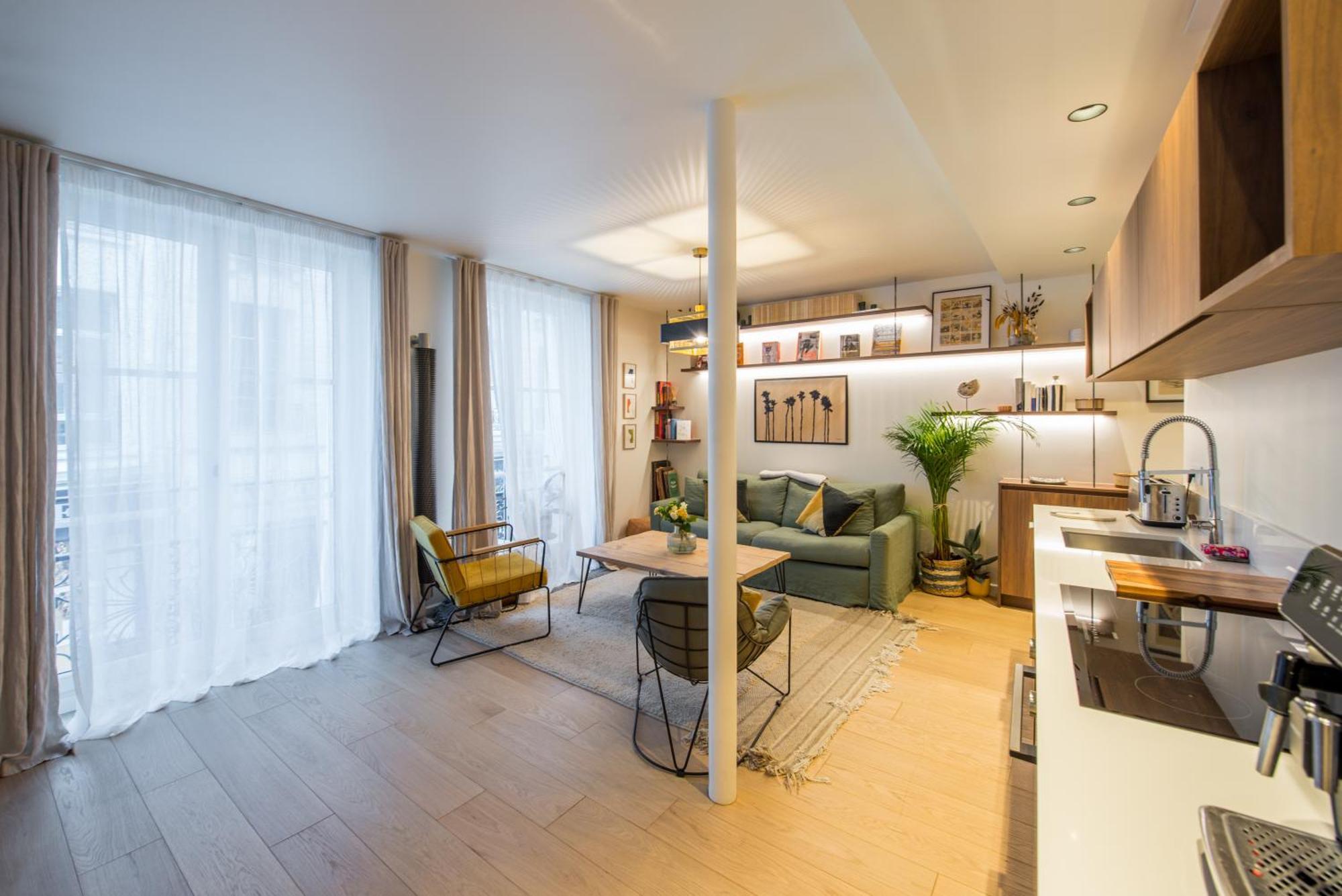 Magnifique 3 / 3 Bdr Appartement *